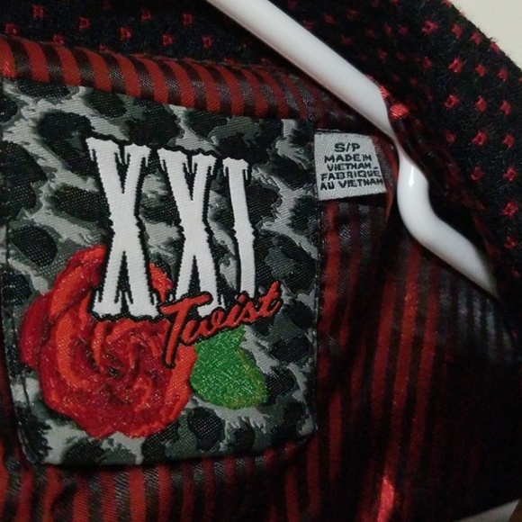 Women Jacket - Picture 3 of 8